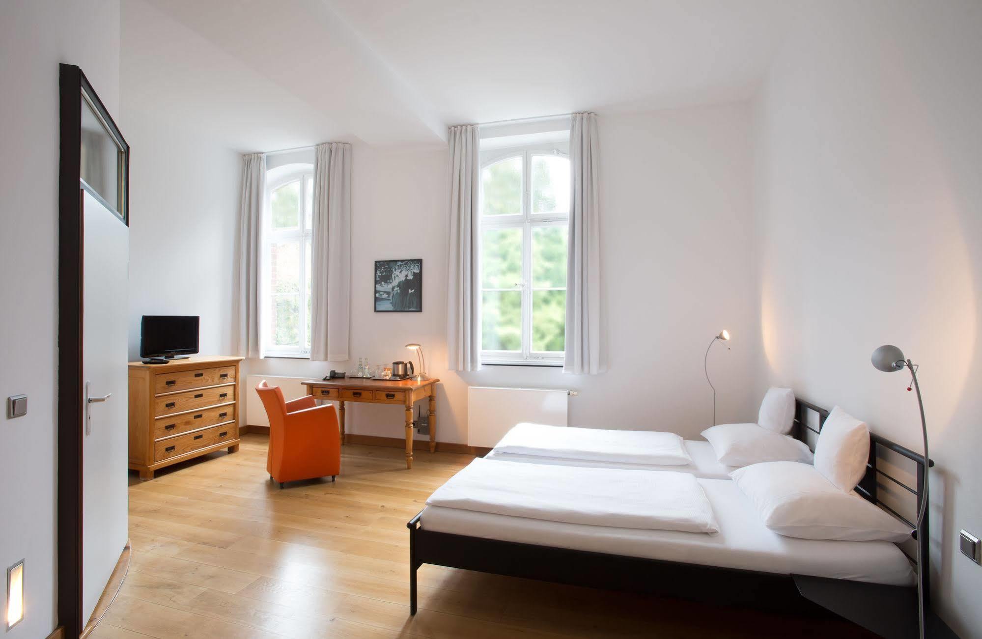 Hotel Mutterhaus Duesseldorf Exteriör bild